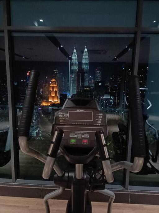 Cl 31b Modern Infinity Pool Klcc View Kuala Lumpur