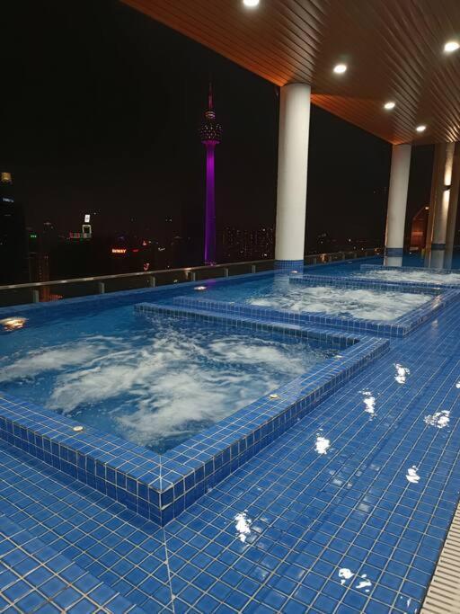 Pangsapuri Cl 31b Modern Infinity Pool Klcc View *