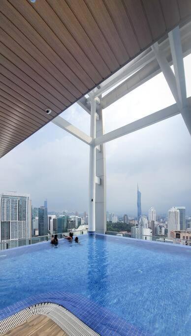 Cl 31b Modern Infinity Pool Klcc View Kuala Lumpur