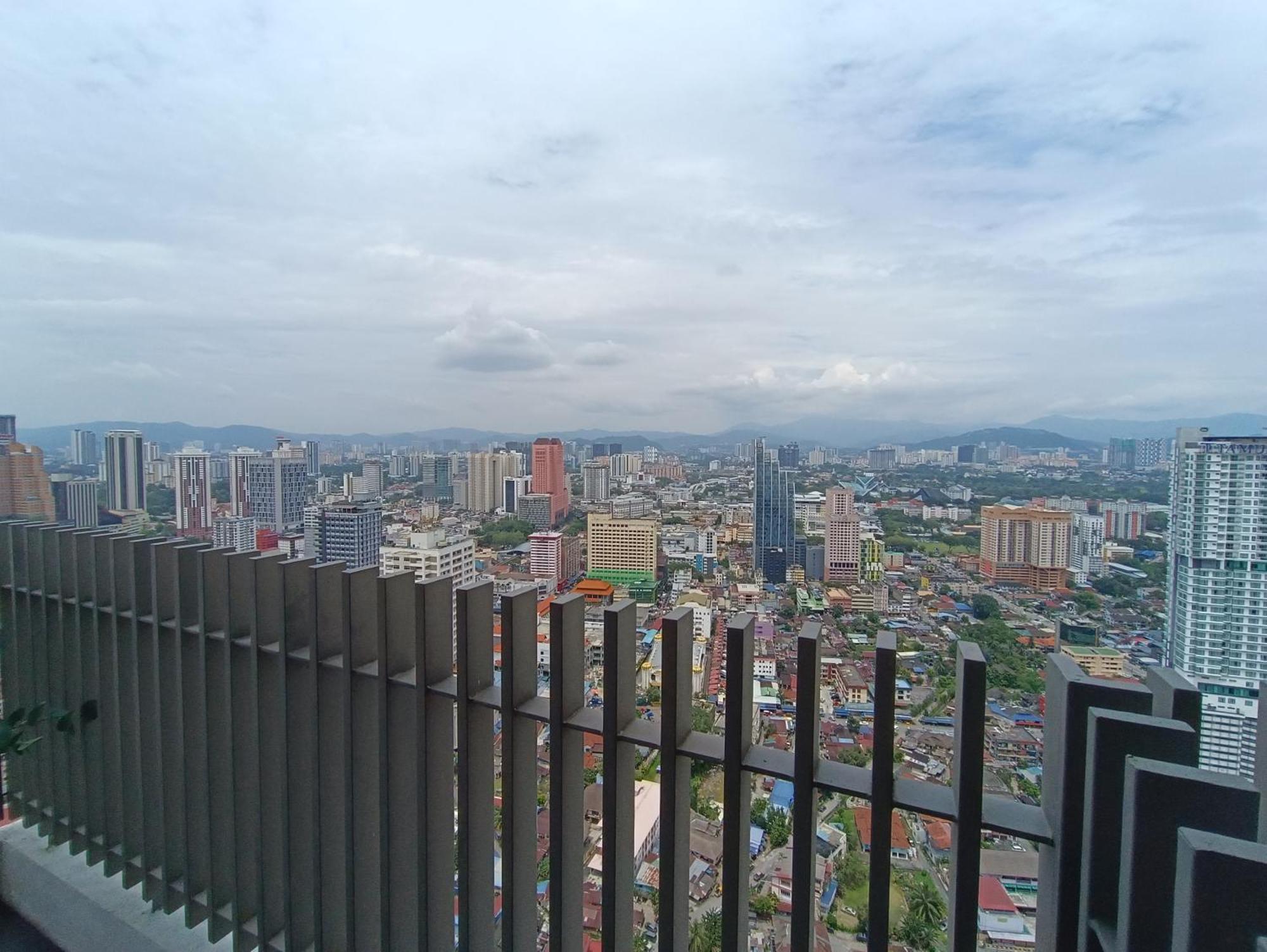 Pangsapuri Cl 31b Modern Infinity Pool Klcc View Kuala Lumpur