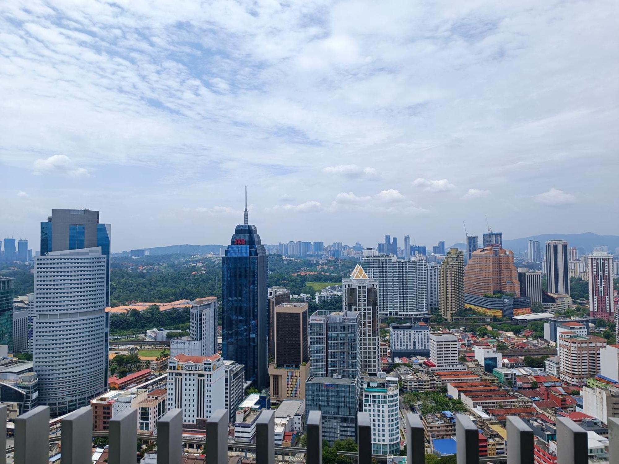 Cl 31b Modern Infinity Pool Klcc View Pangsapuri Kuala Lumpur