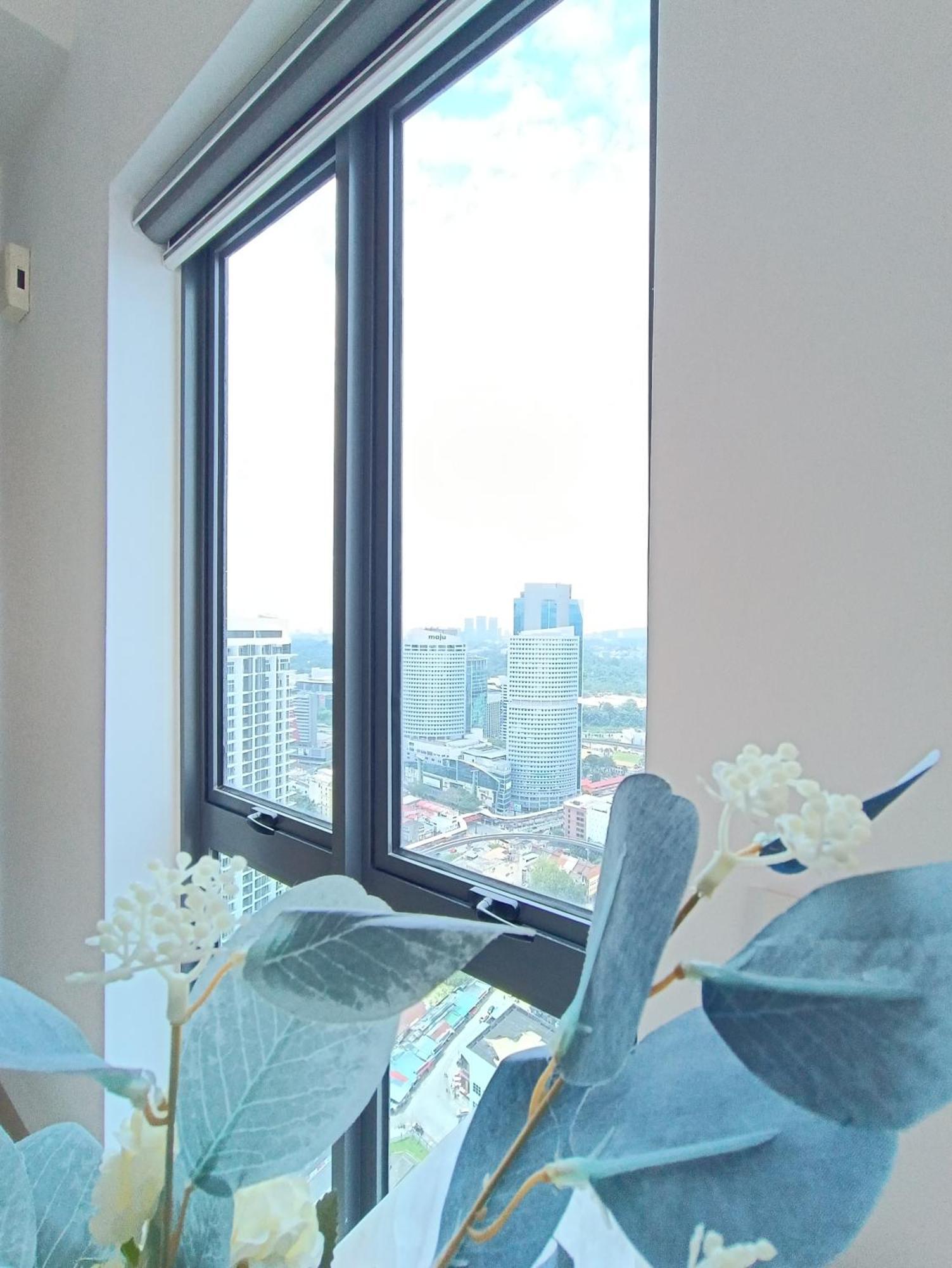 Cl 31b Modern Infinity Pool Klcc View Kuala Lumpur